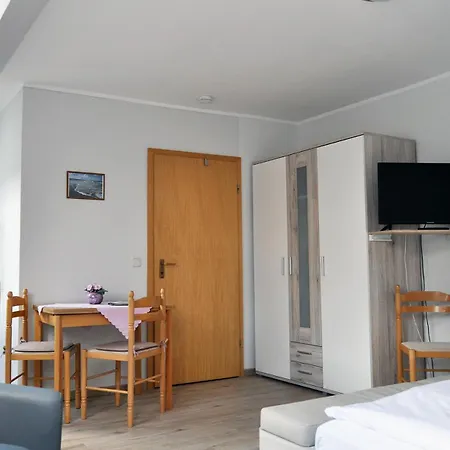 Arndt Ug Шиллиг