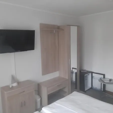 Arndt Ug Hotel *